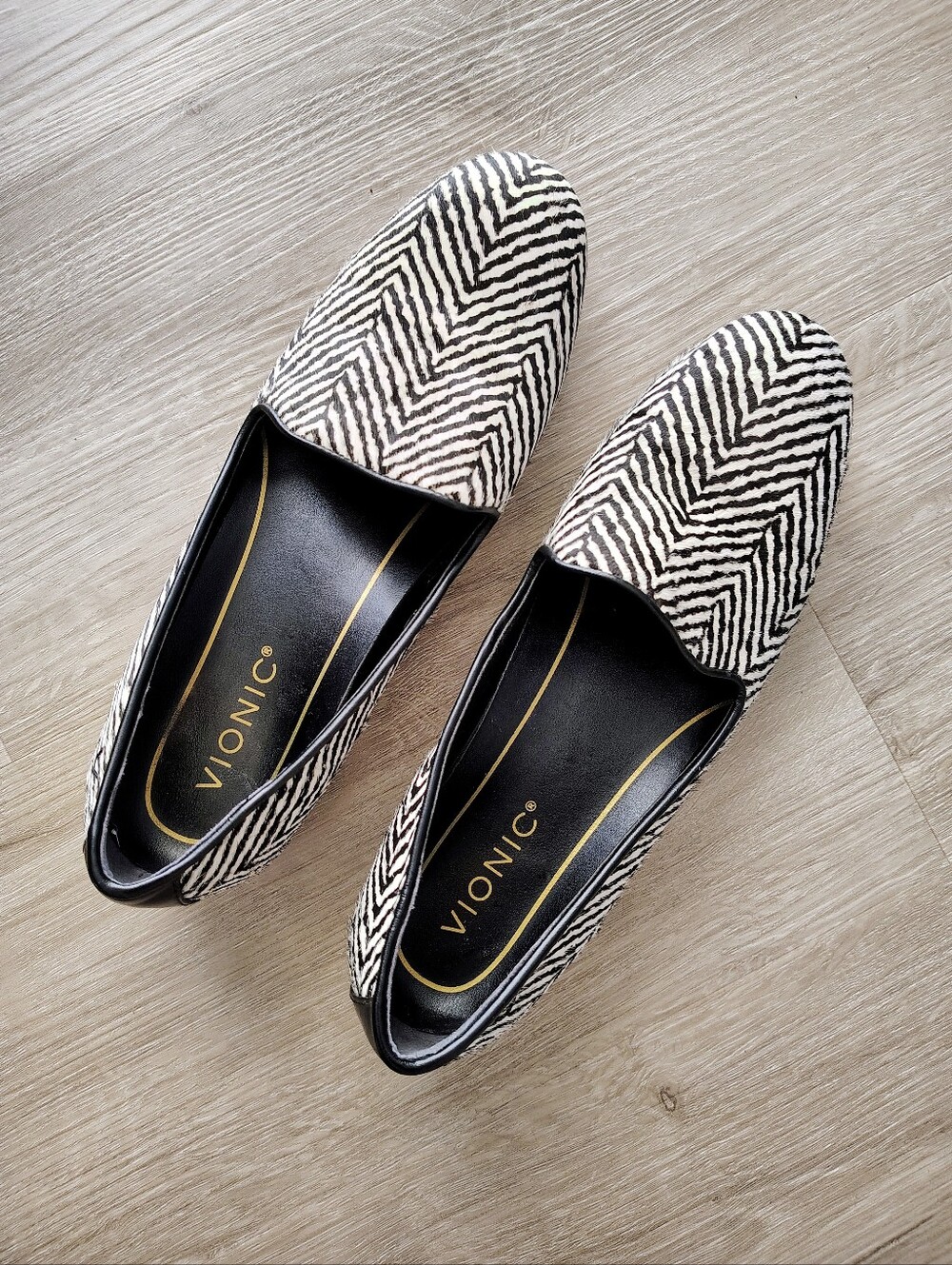 Vionic Willa Zebra Print Calf Hair Slip-on Flat Shoe Women's Size 6.5